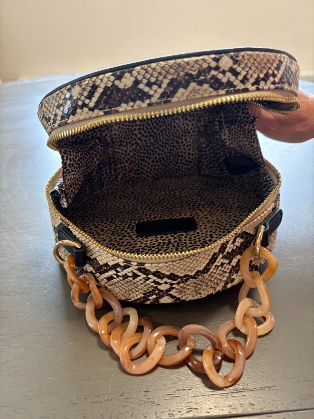SNAKE SKIN PRINT HANDBAG - LIKE NEW! - Picture 3 of 5